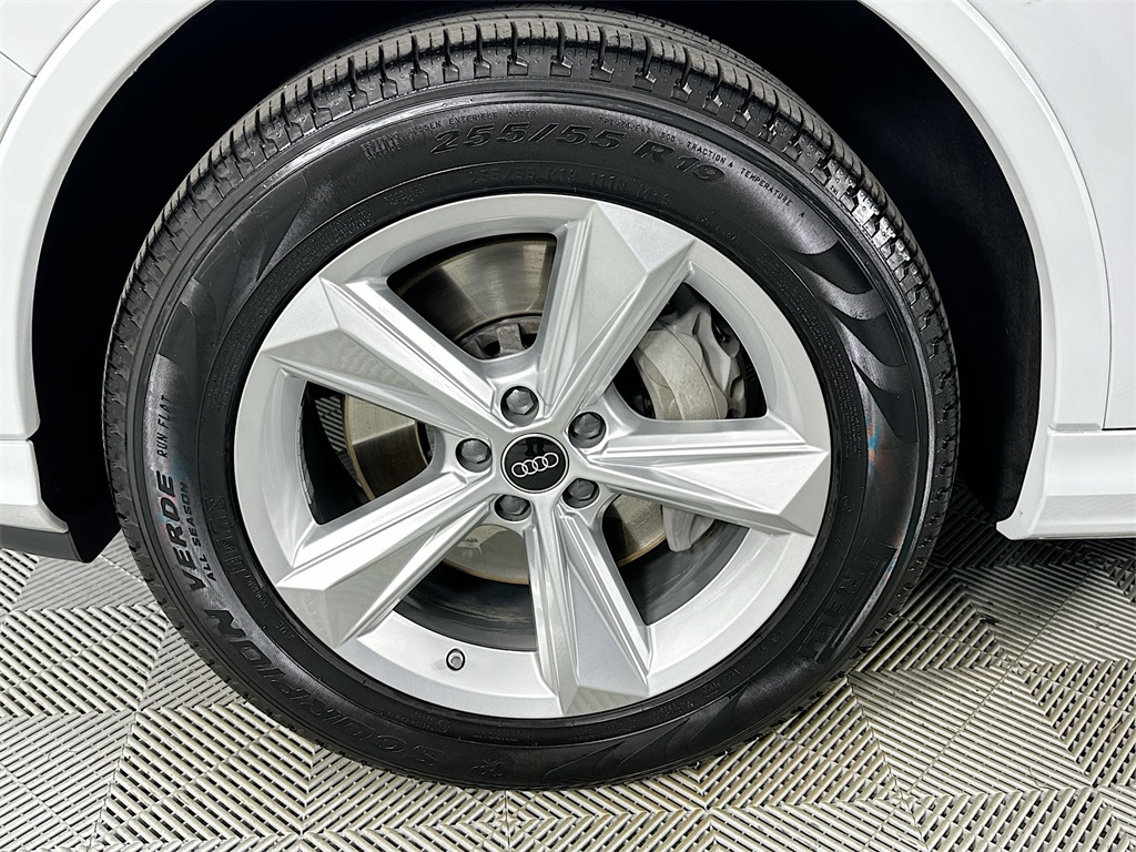 2023 Audi Q7 45 Premium Plus photo 31