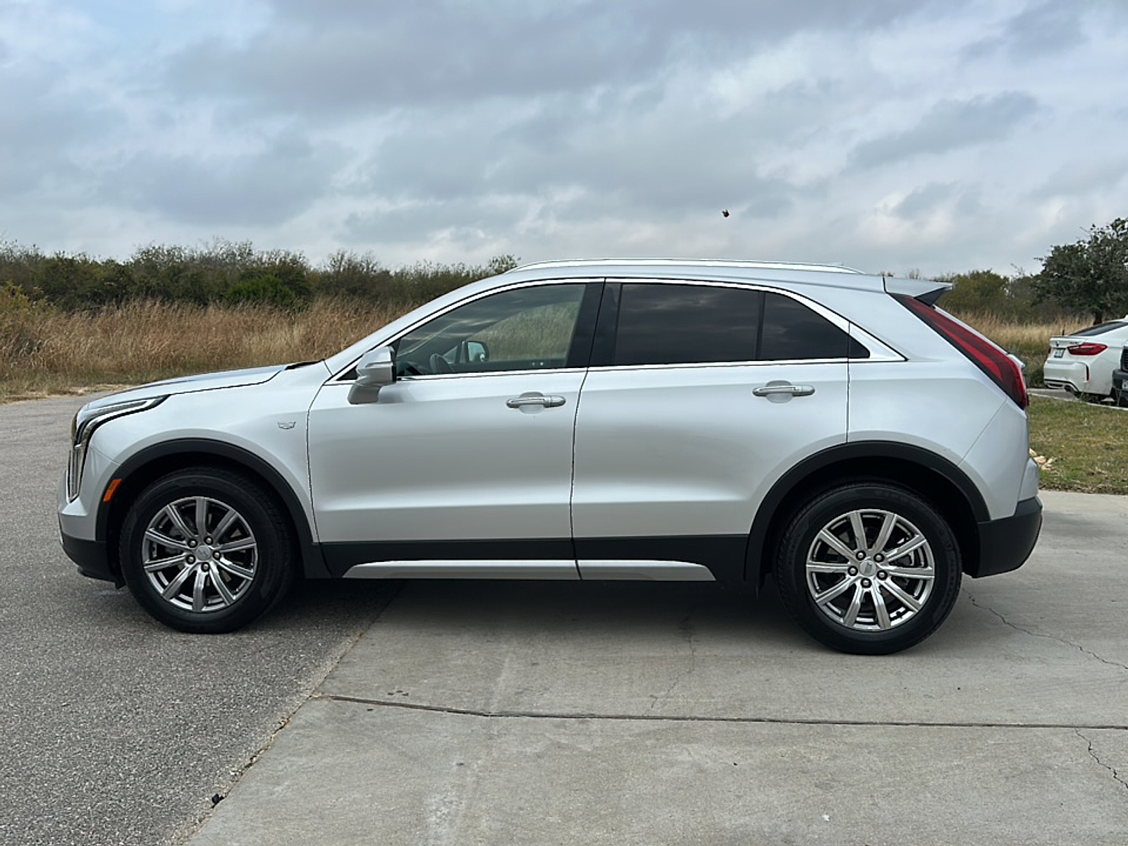 2022 Cadillac XT4 Premium Luxury photo 3