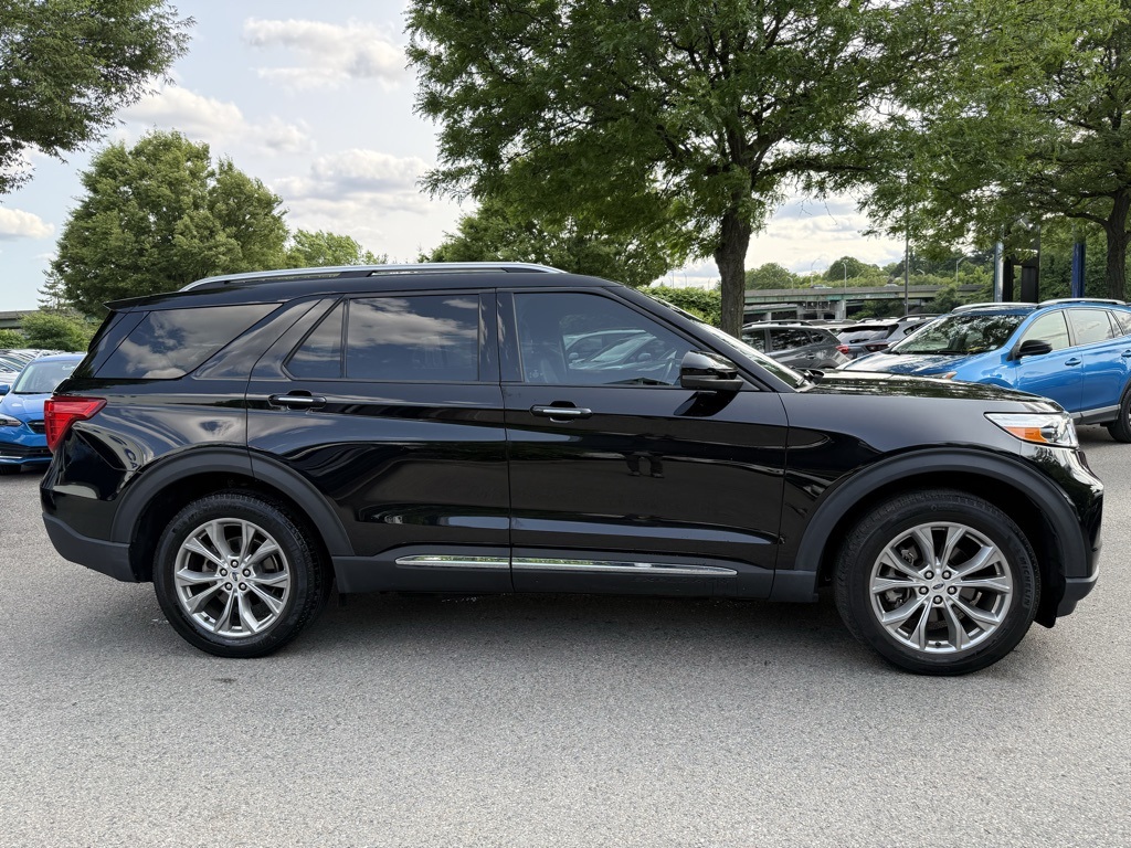 2022 Ford Explorer Limited photo 2