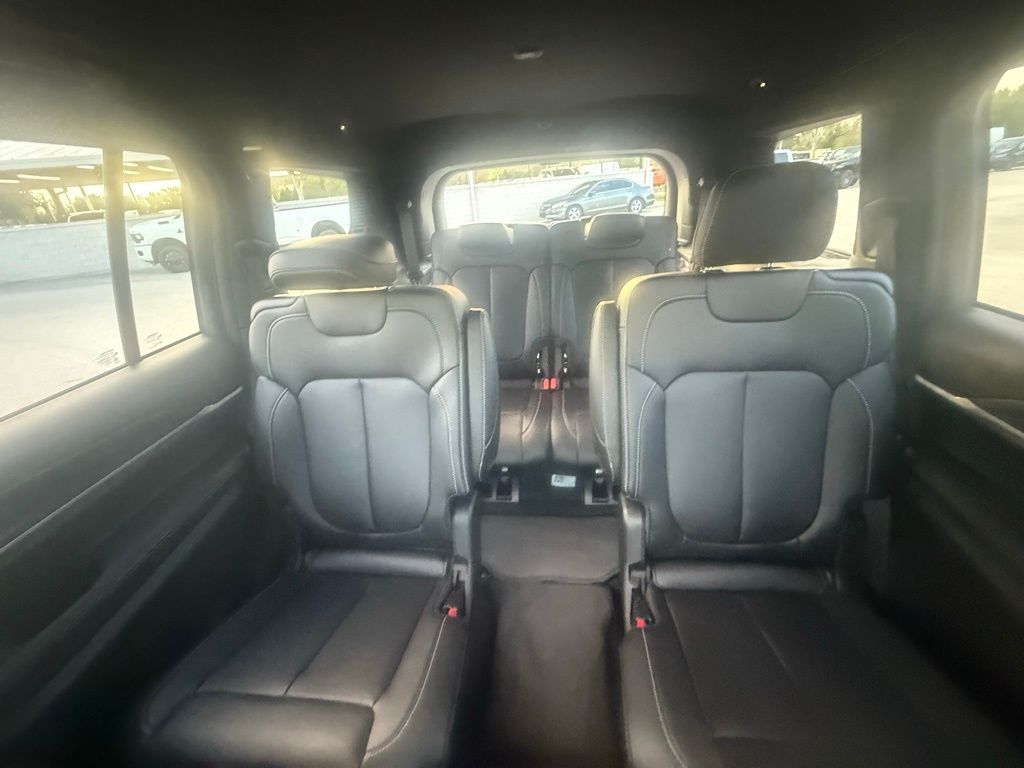 2025 Jeep Grand Cherokee Limited photo 18