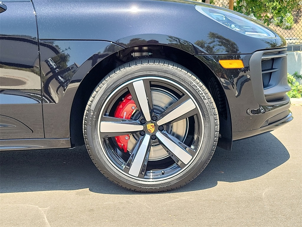 2025 Porsche Macan GTS photo 10