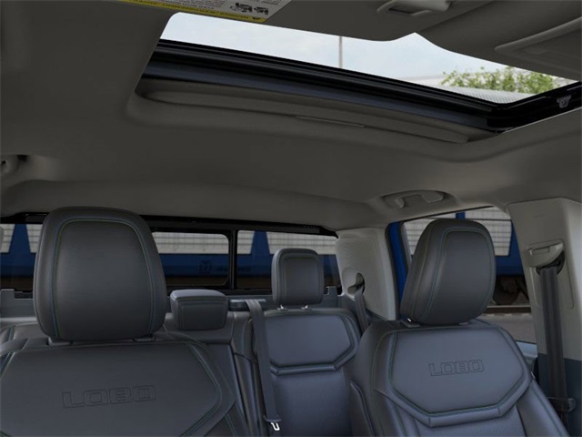 2025 Ford Maverick photo 9