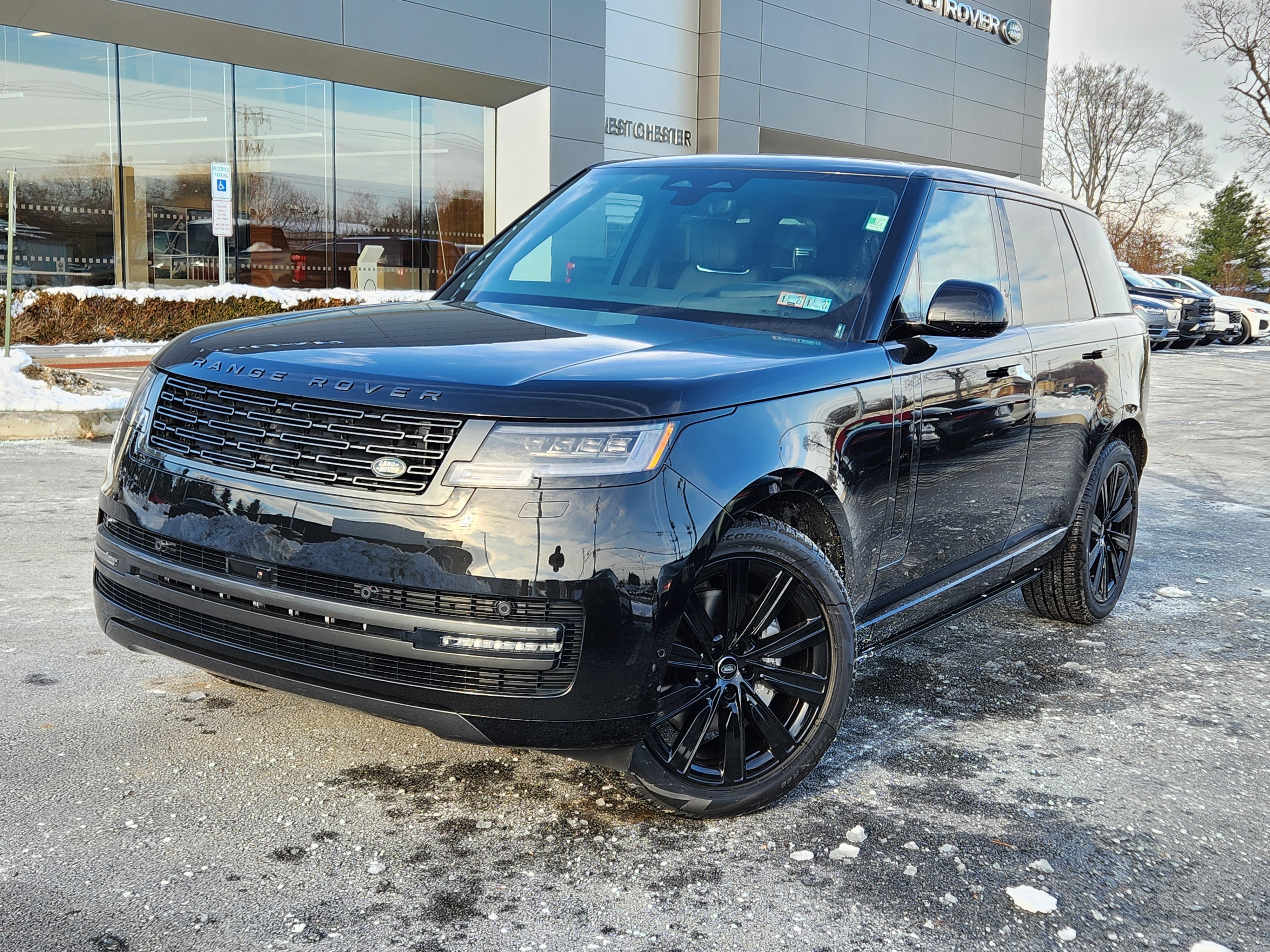 2025 Land Rover Range Rover SE's photo