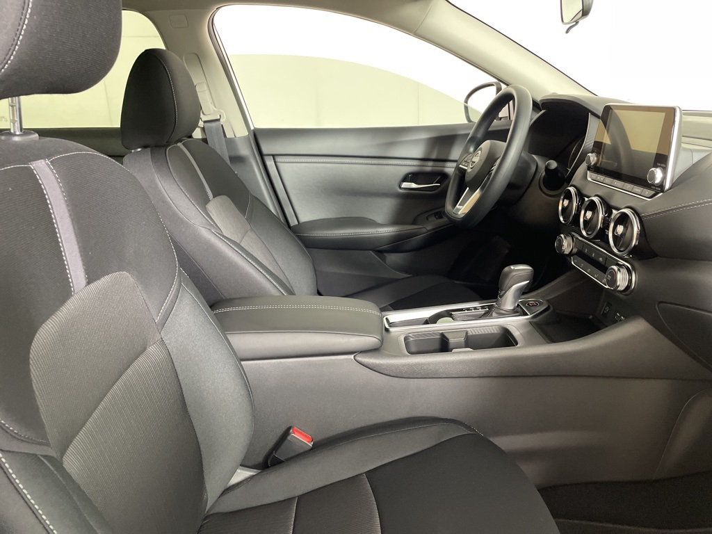2025 Nissan Sentra SV photo 13
