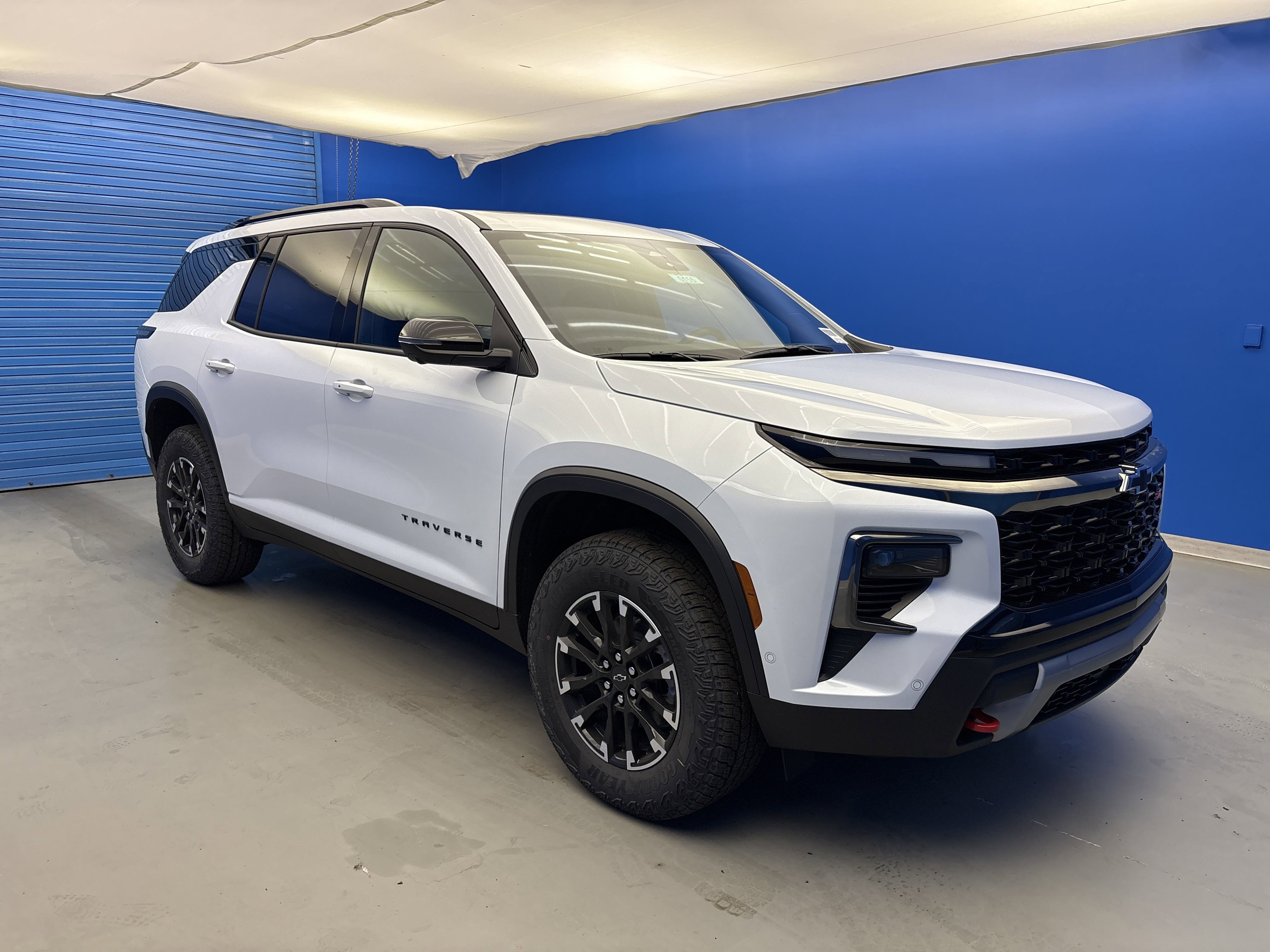 2026 Chevrolet Traverse Z71 photo 2