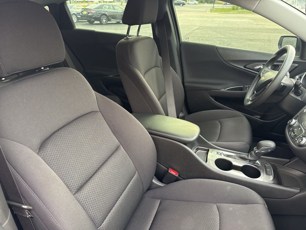 2023 Chevrolet Malibu LS photo 28
