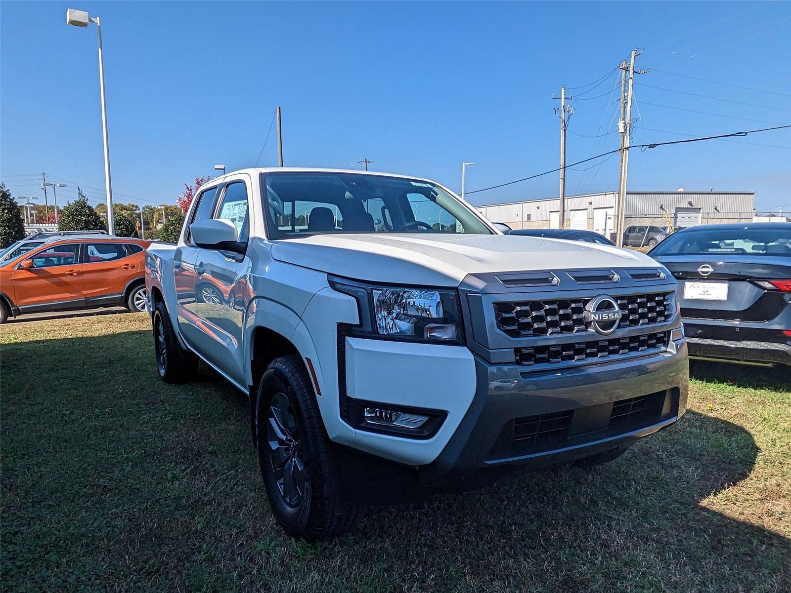 2025 Nissan Frontier SV photo 2