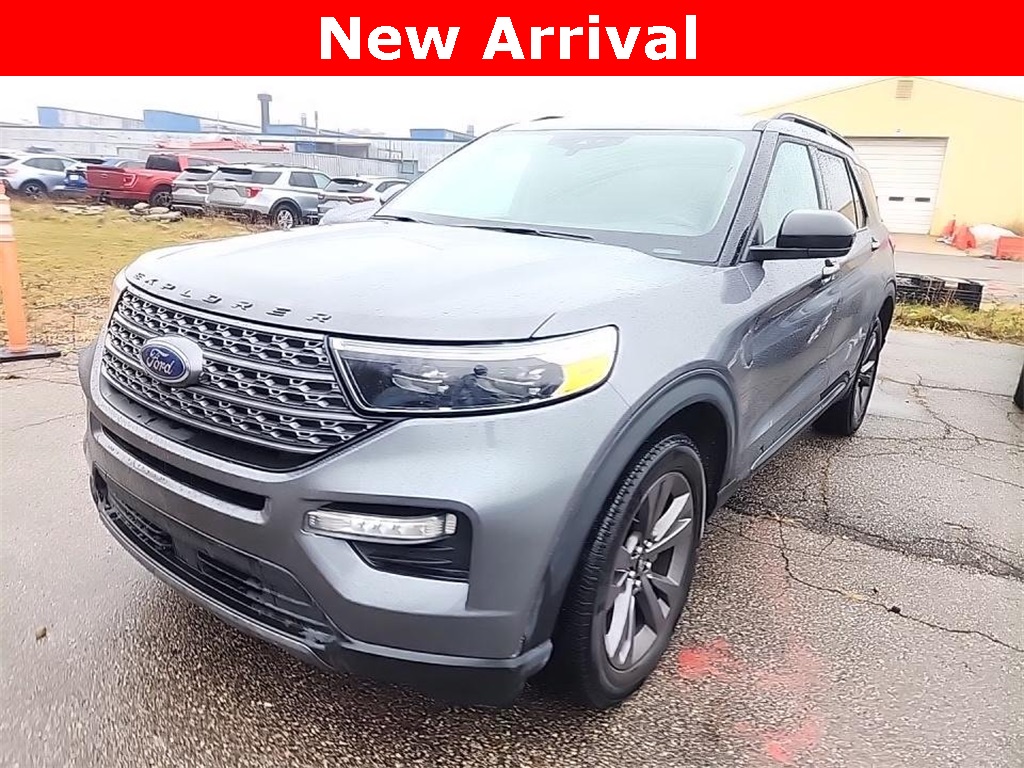 2023 Ford Explorer XLT's photo