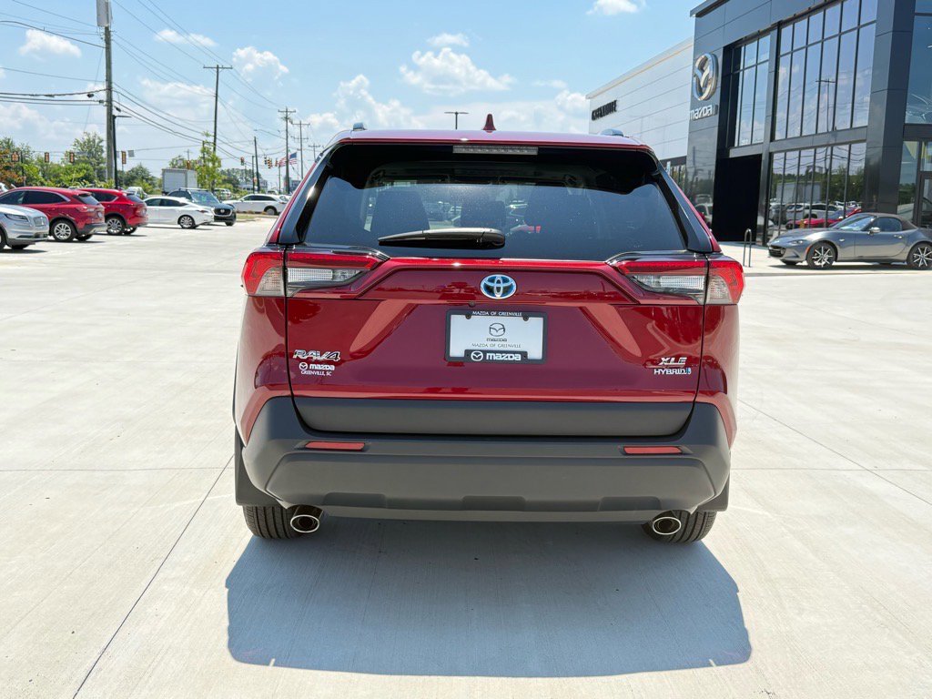 2024 Toyota RAV4 Hybrid XLE Premium photo 3