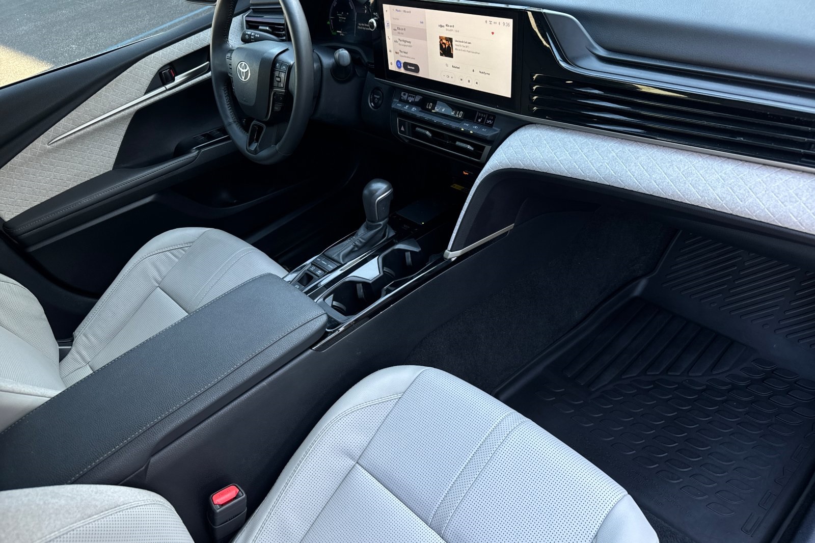 2025 Toyota Camry XLE photo 15