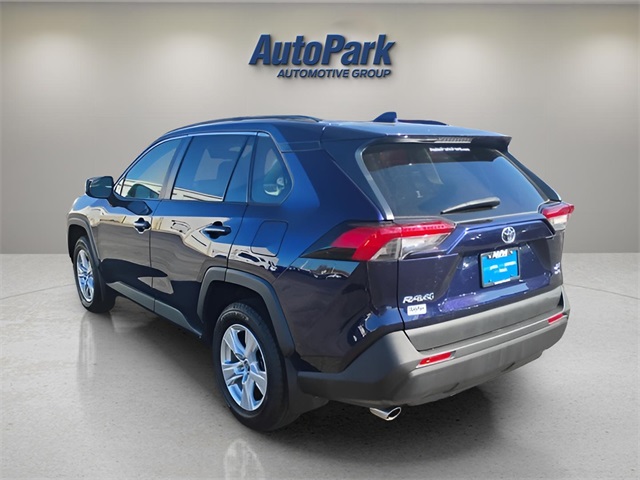2019 Toyota RAV4 XLE photo 3