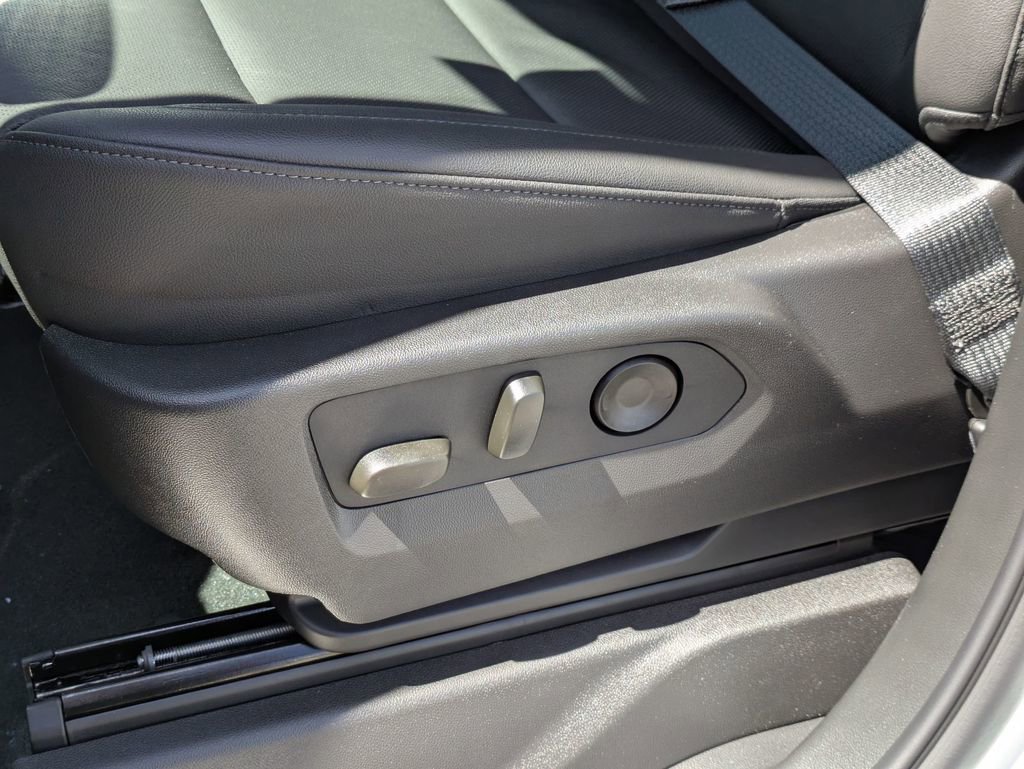 2025 Chevrolet Silverado 1500 LTZ photo 13