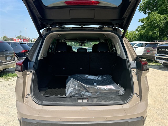 2025 Nissan Rogue SV photo 25