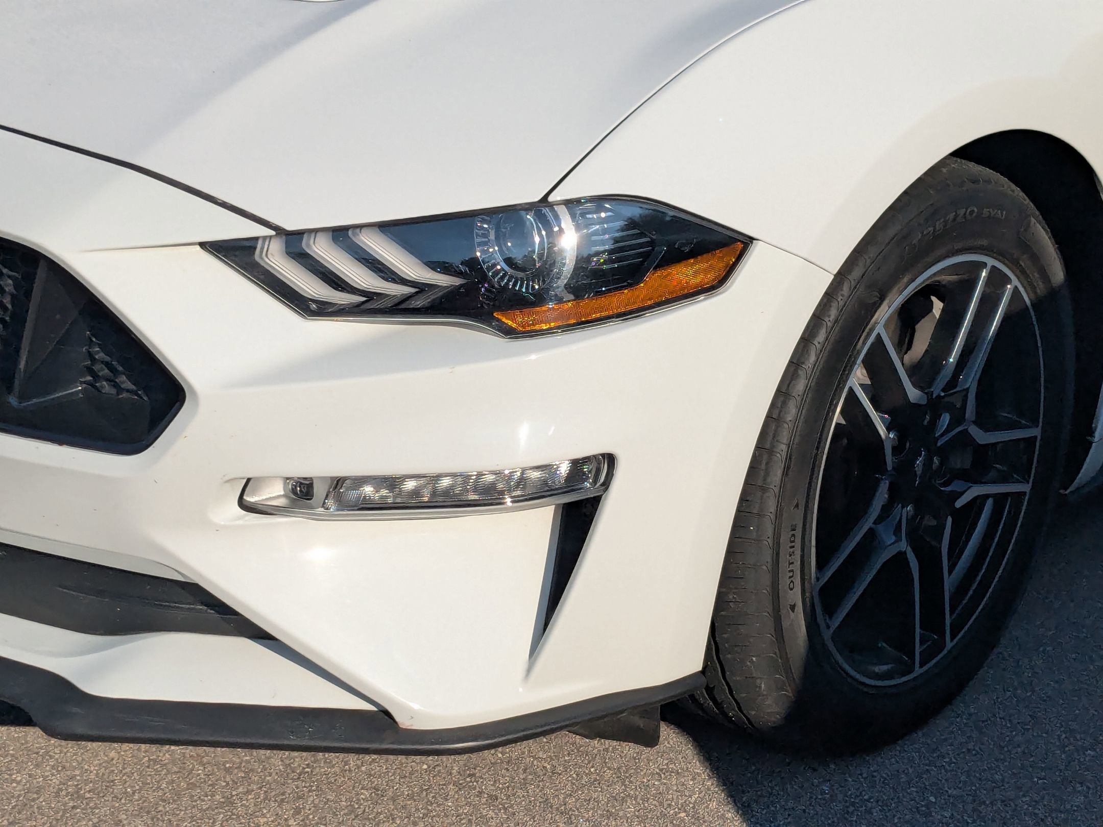 2022 Ford Mustang GT Premium photo 4