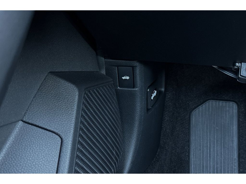2025 Honda Accord LX photo 29