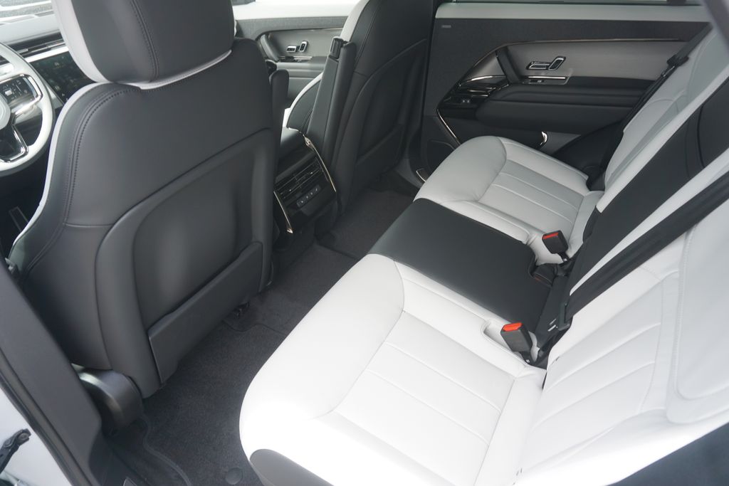 2025 Land Rover Range Rover Sport SE photo 25