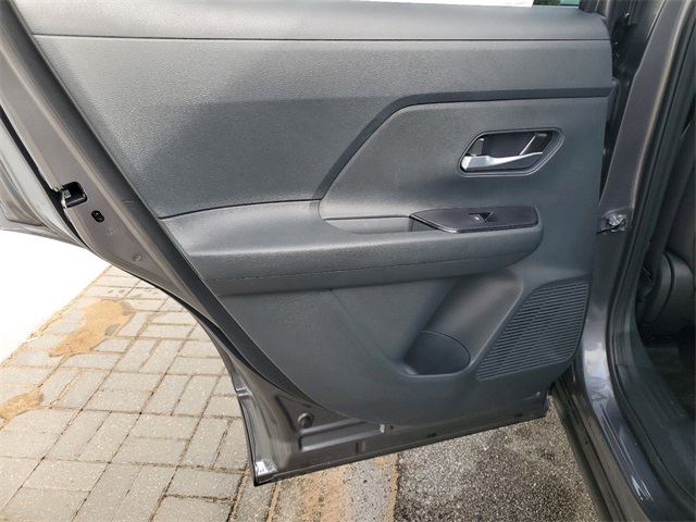 2025 Nissan Kicks SV photo 18