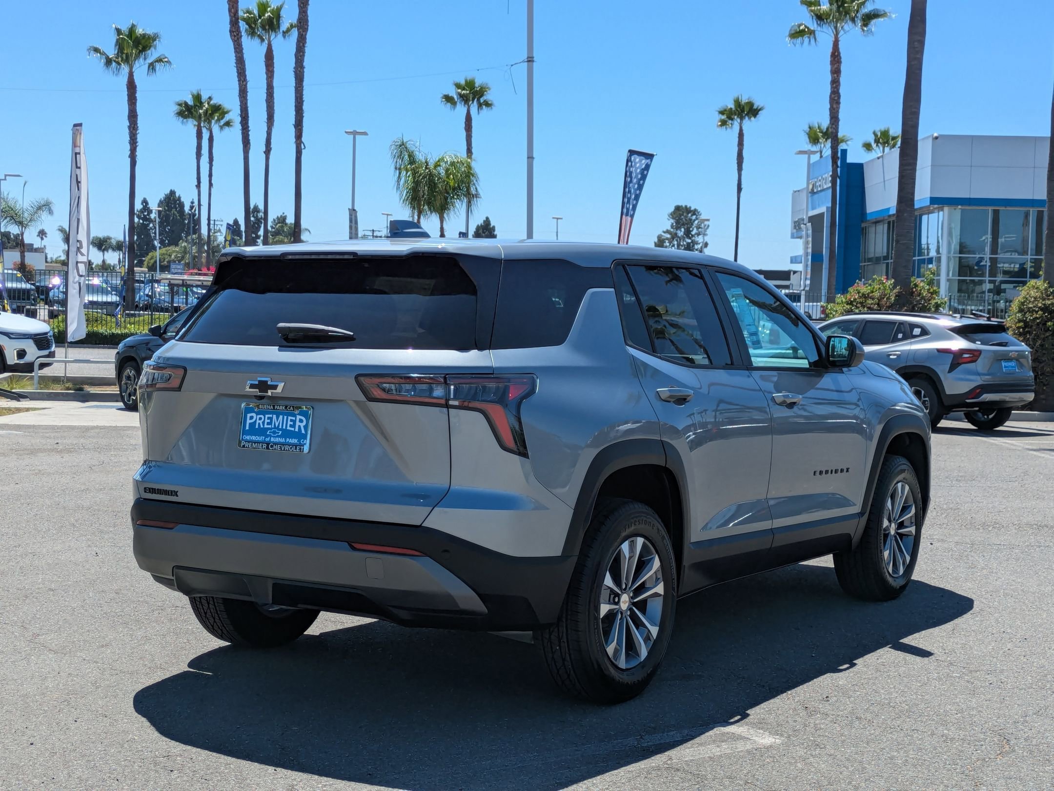 2026 Chevrolet Equinox LT photo 2