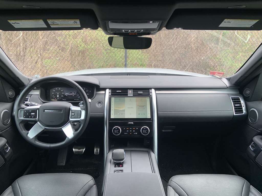 2023 Land Rover Discovery S R-Dynamic photo 21