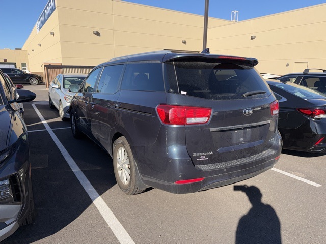 2017 Kia Sedona LX photo 8