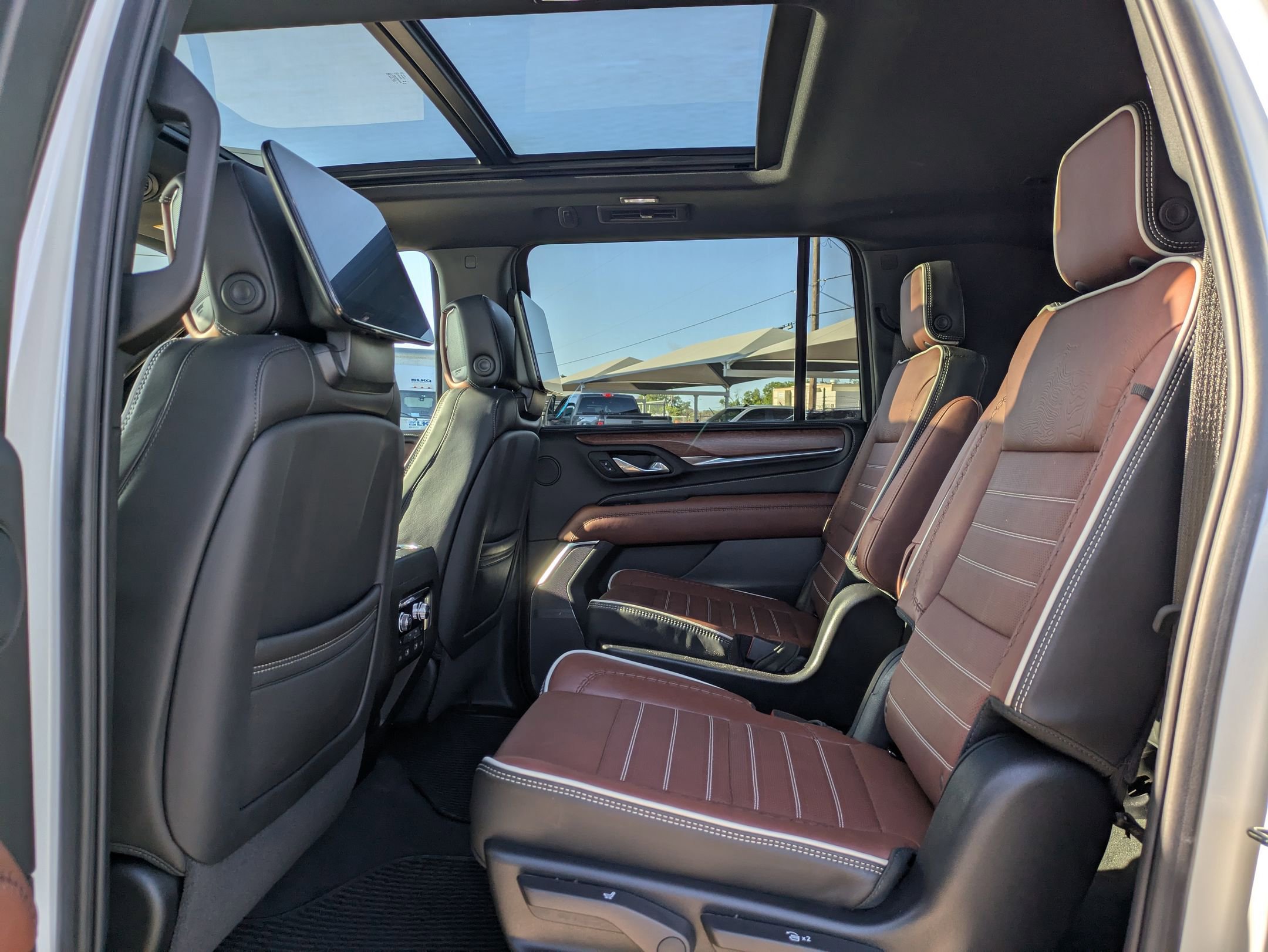 2024 Gmc Yukon XL Denali Ultimate photo 14