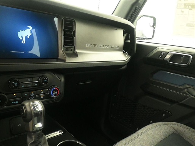 2025 Ford Bronco Base photo 8