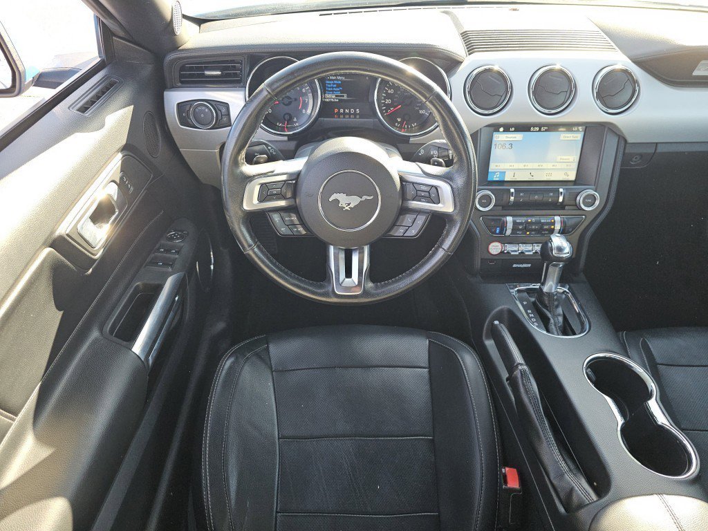 2017 Ford Mustang EcoBoost Premium photo 4
