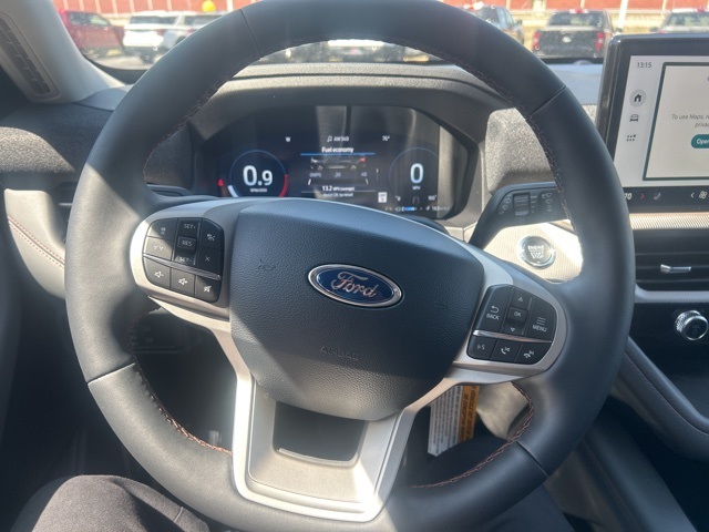 2025 Ford Explorer photo 16