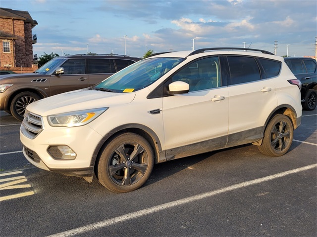 2017 Ford Escape SE photo 3