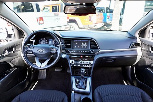 2020 Hyundai Elantra Value Edition photo 17