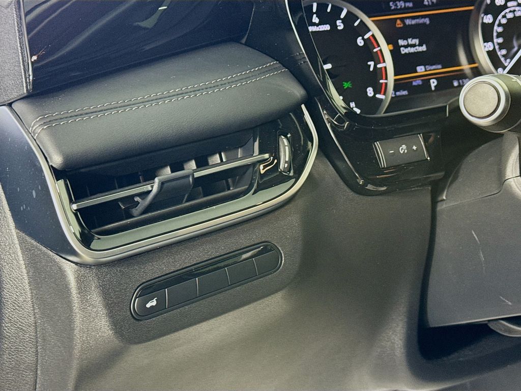 2025 Infiniti QX60 Pure photo 10