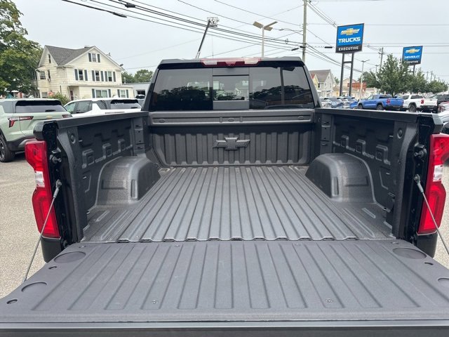 2025 Chevrolet Silverado 1500 High Country photo 4