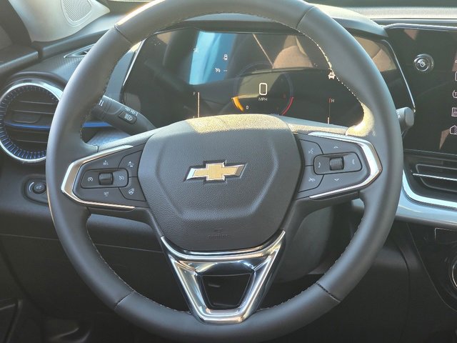 2025 Chevrolet Trax LT photo 10