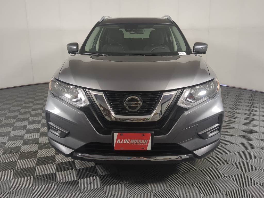 2019 Nissan Rogue SV photo 3