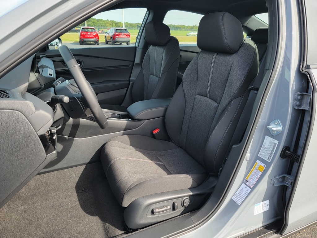 2025 Honda Accord Hybrid Sport photo 2