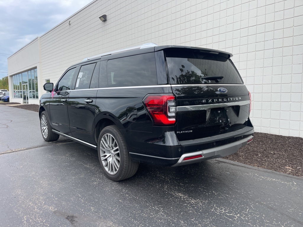 2022 Ford Expedition MAX Platinum photo 2