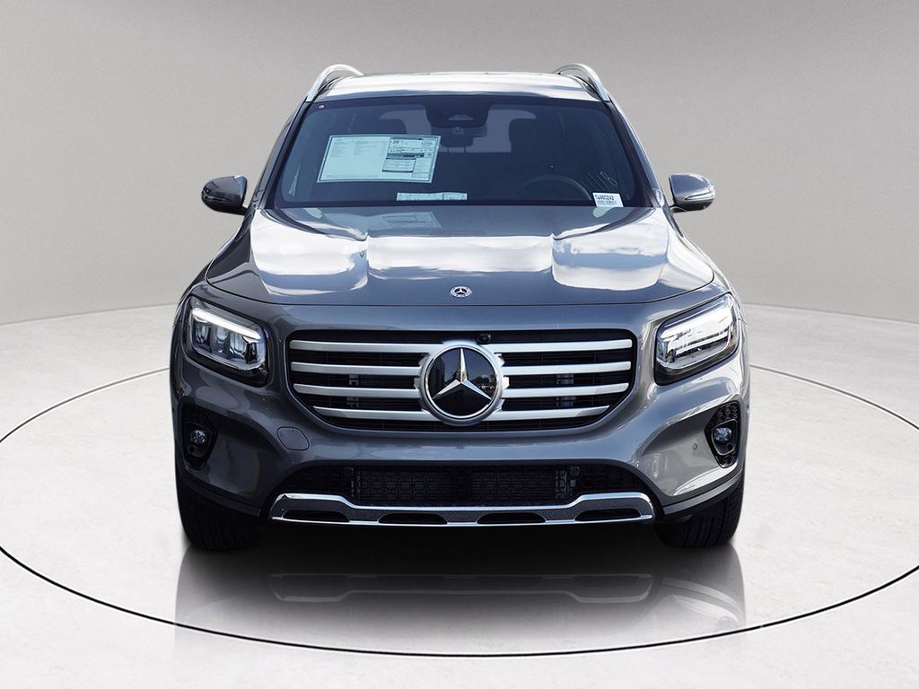 2026 Mercedes Benz GLB 250 photo 2