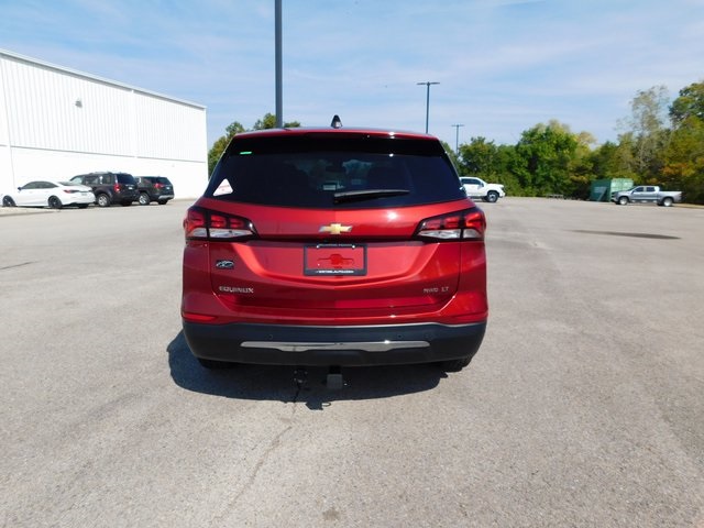 2024 Chevrolet Equinox LT photo 2