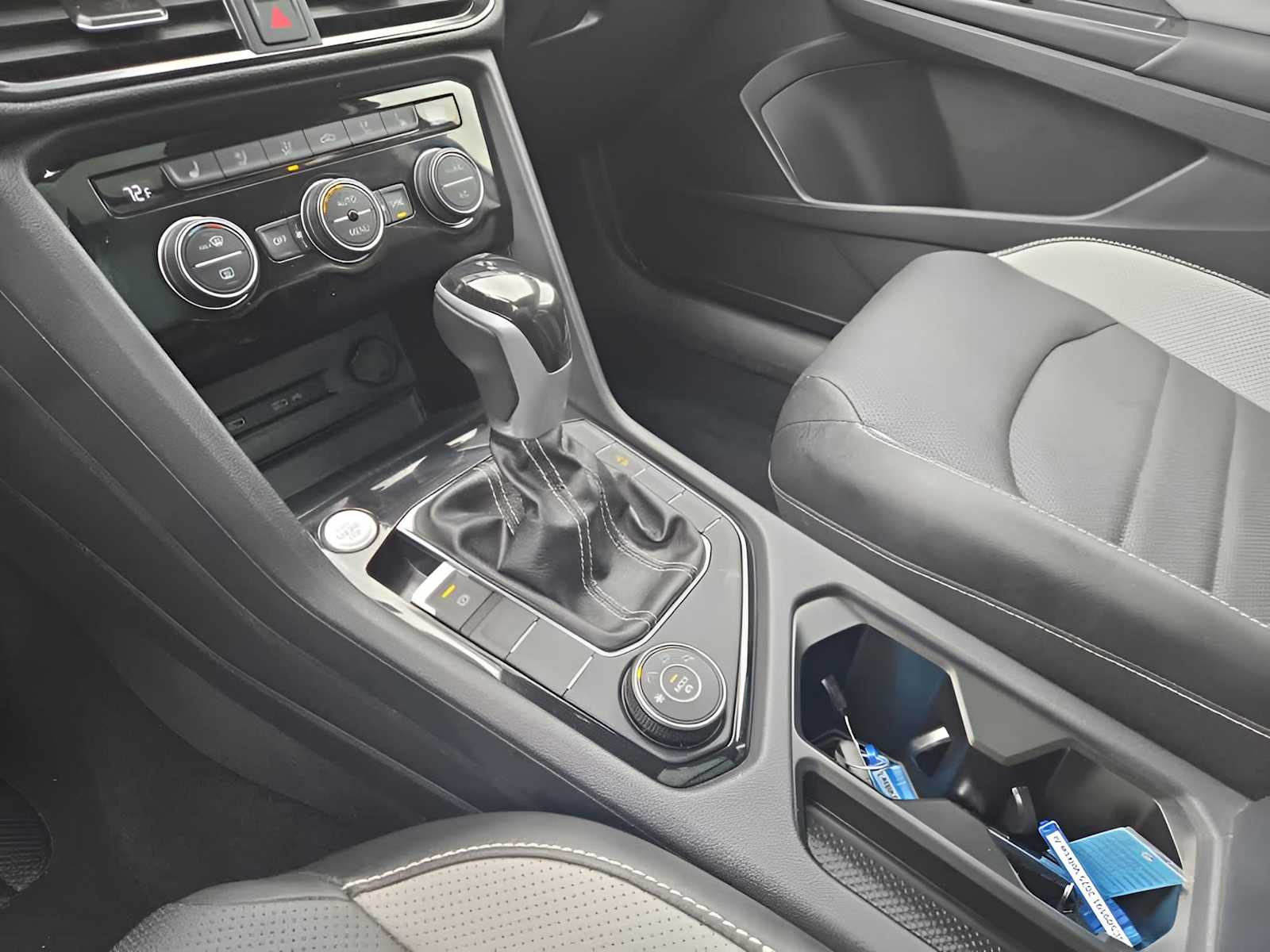 2022 Volkswagen Taos SEL photo 24