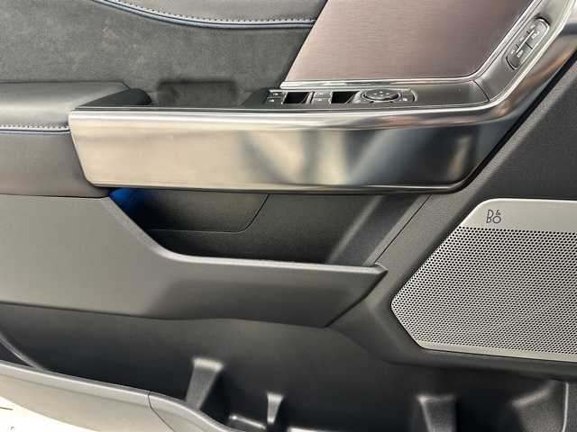 2025 Ford F-150 Platinum photo 40