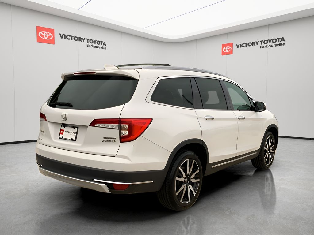 2022 Honda Pilot Touring photo 3
