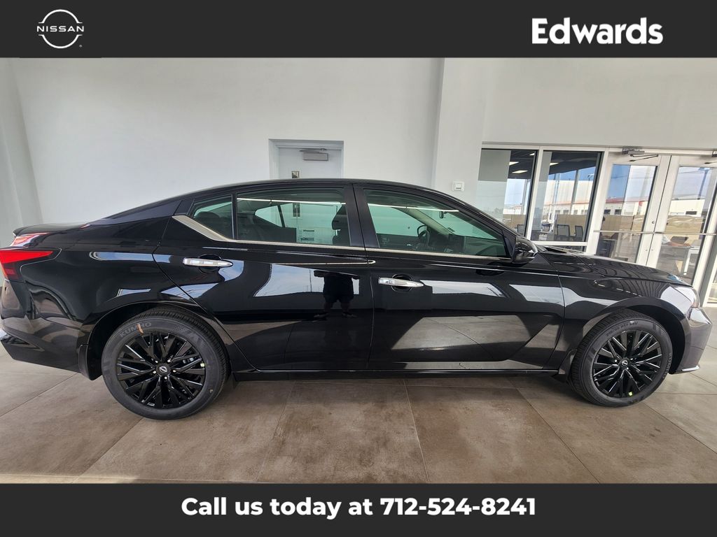 2025 Nissan Altima SV's photo