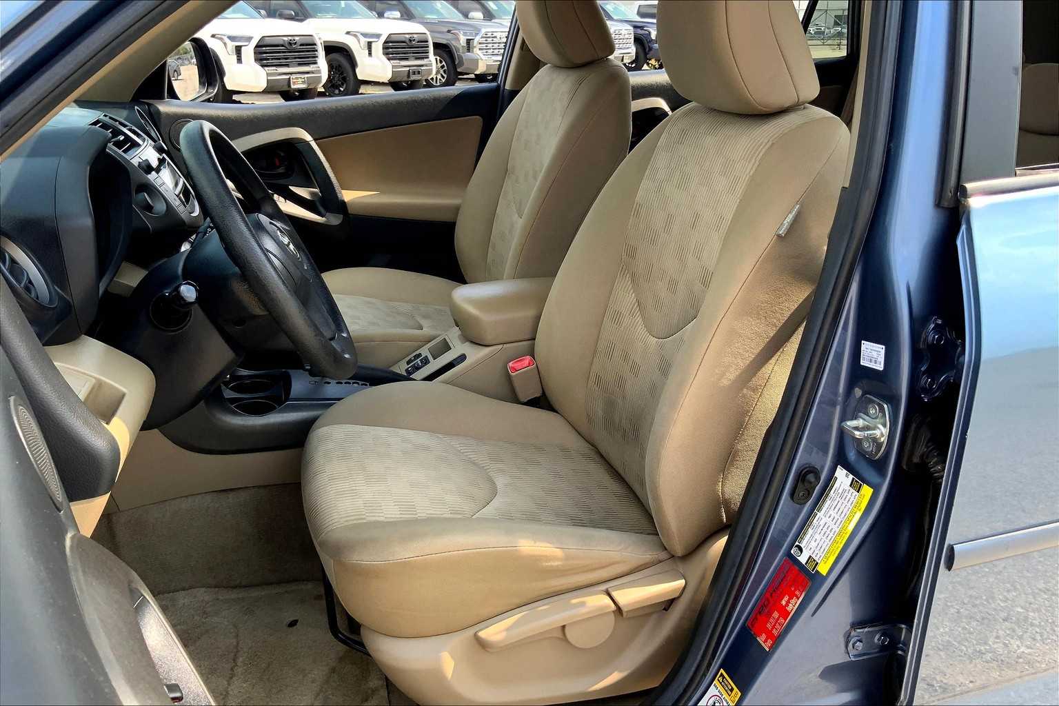 2010 Toyota RAV4 Base photo 7