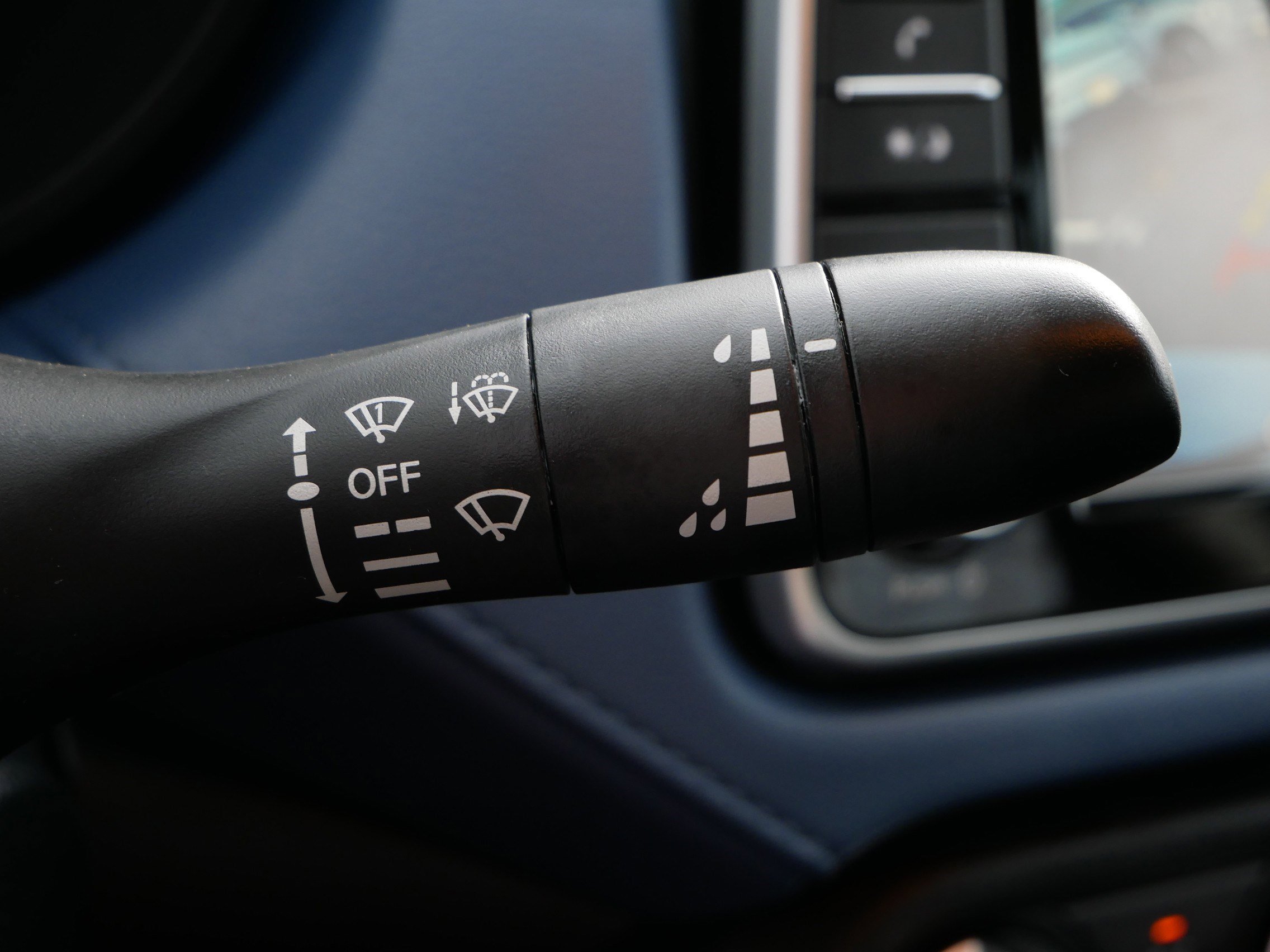 2024 Nissan Versa SV photo 27