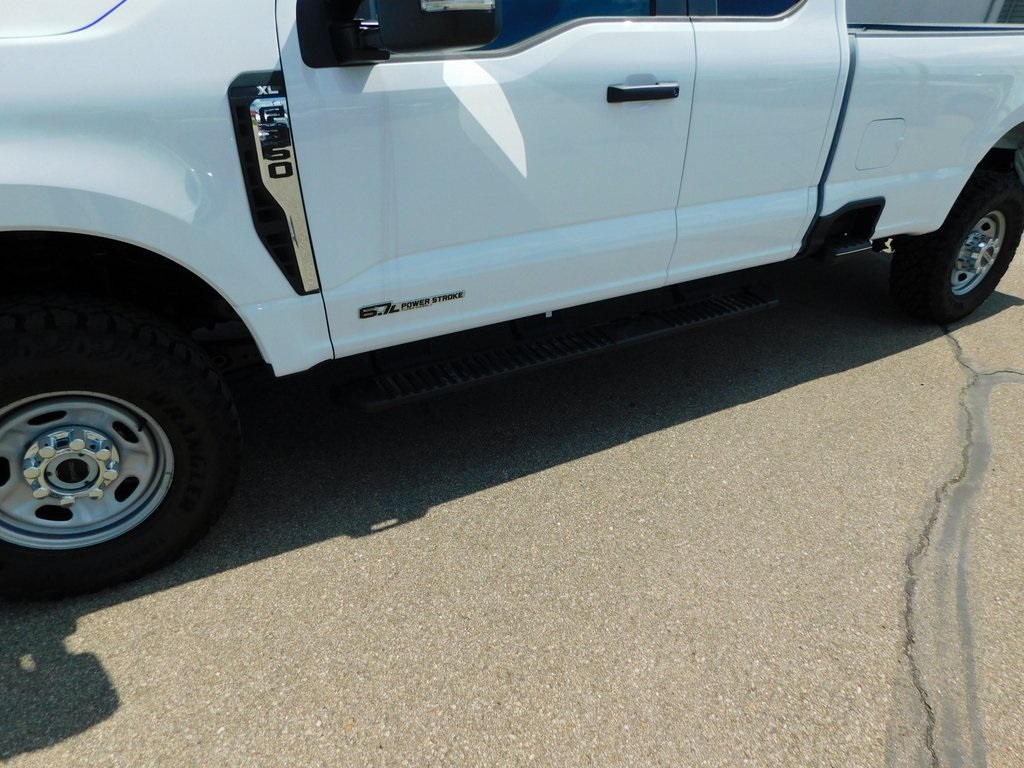 2025 Ford F-350 XL photo 14