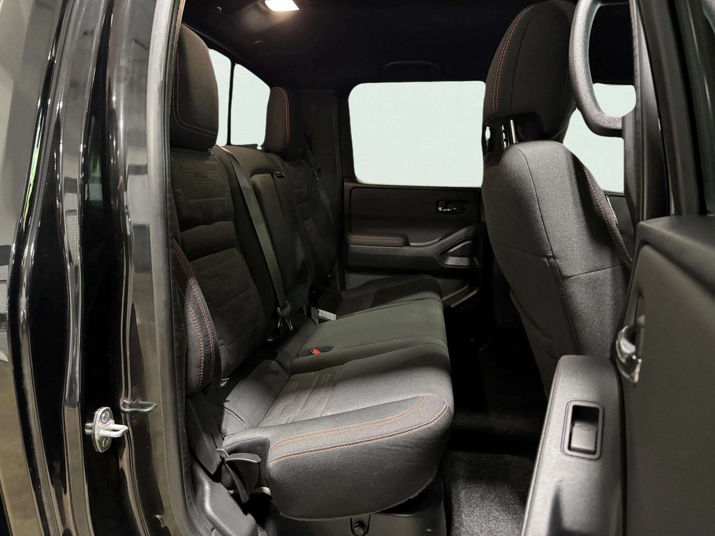 2022 Nissan Frontier Crew Cab photo 22