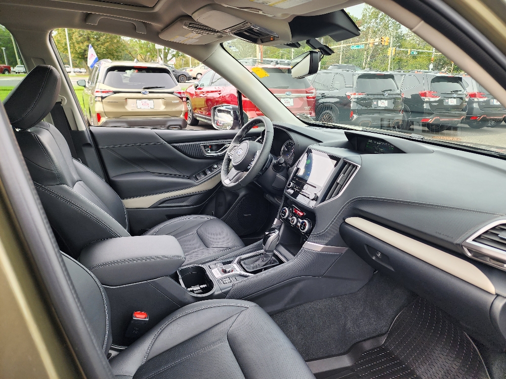 2022 Subaru Forester Limited photo 21