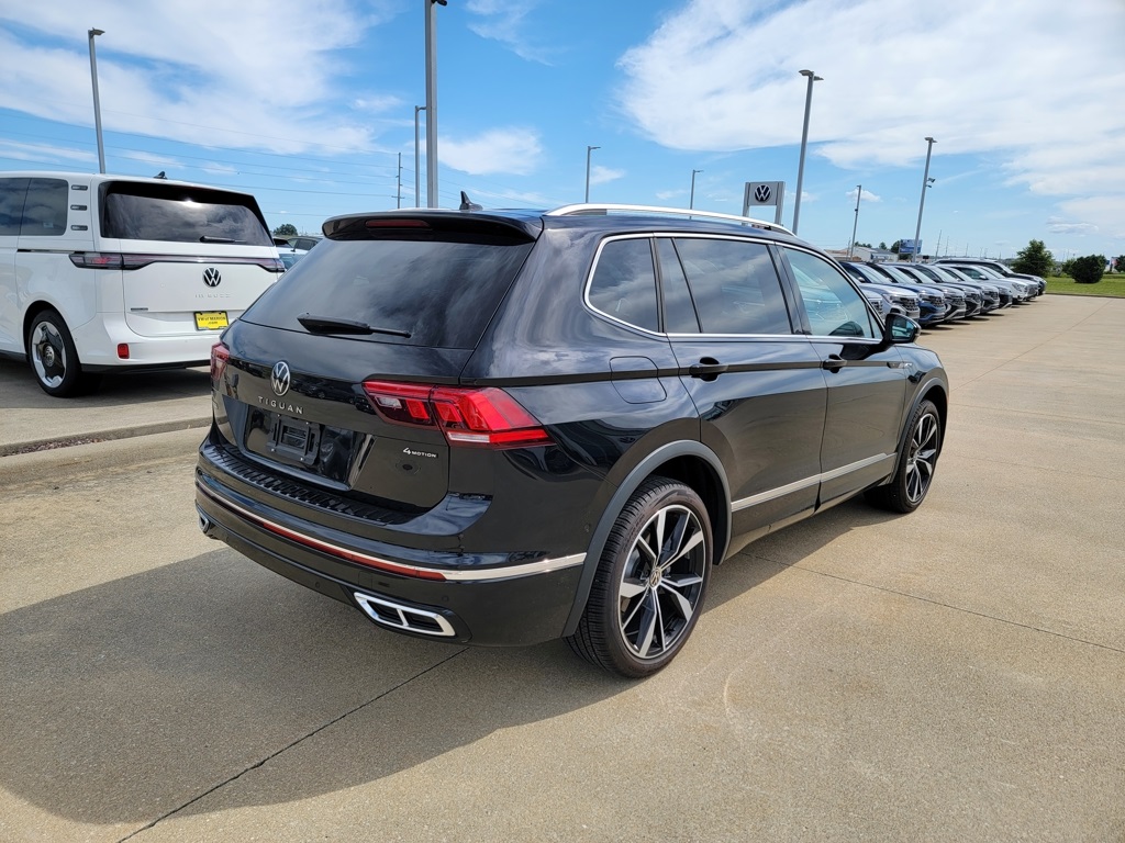 2024 Volkswagen Tiguan SEL R-Line Black photo 3