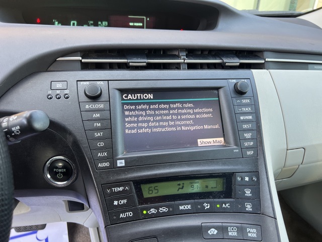 2011 Toyota Prius Three photo 20