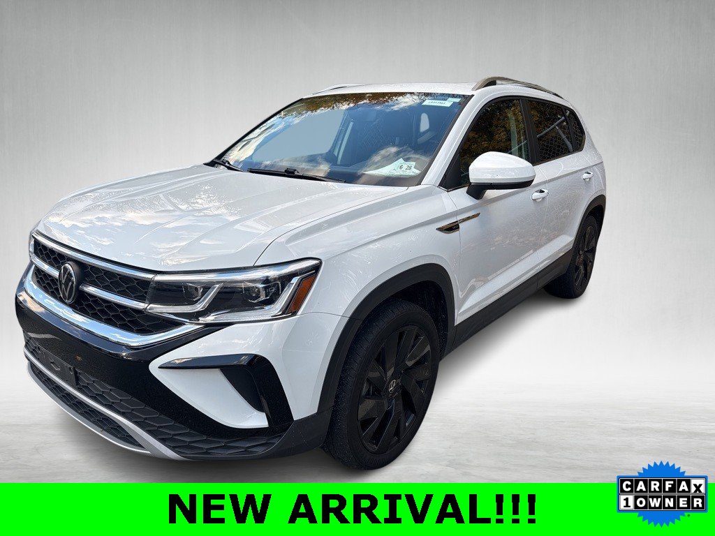 2023 Volkswagen Taos SEL's photo